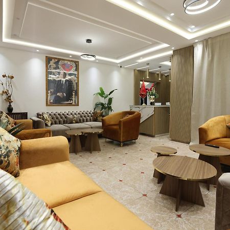 Hotel Des Lilas 우즈다 외부 사진