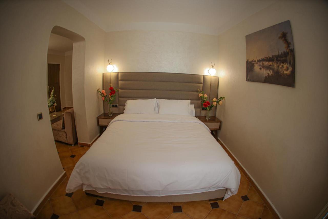 Hotel Des Lilas 우즈다 외부 사진