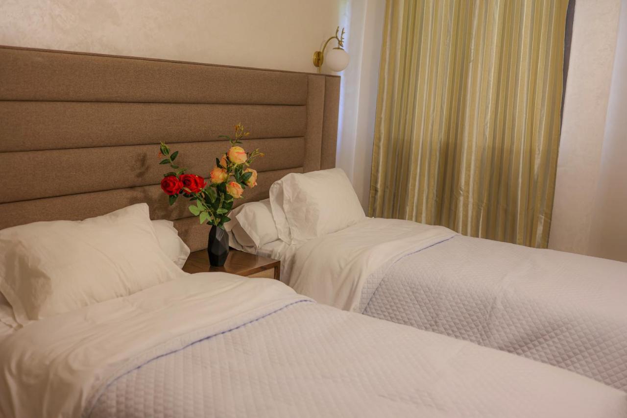 Hotel Des Lilas 우즈다 외부 사진