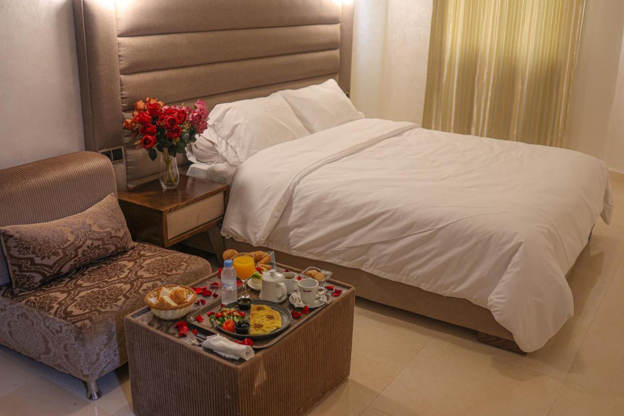 Hotel Des Lilas 우즈다 외부 사진