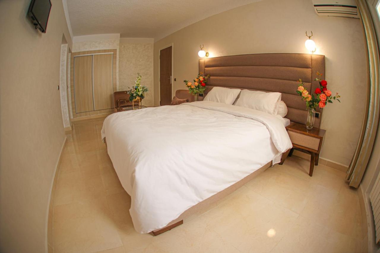 Hotel Des Lilas 우즈다 외부 사진