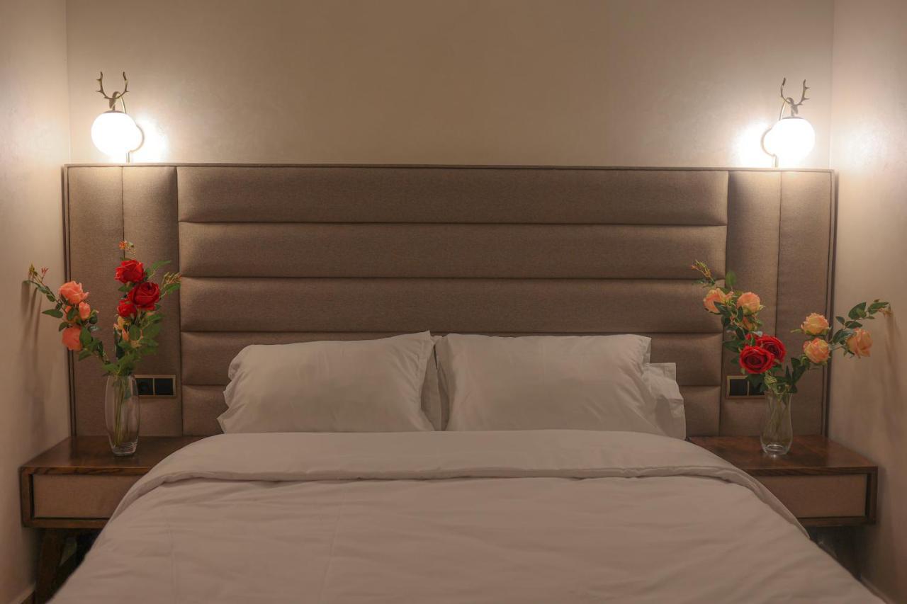 Hotel Des Lilas 우즈다 외부 사진