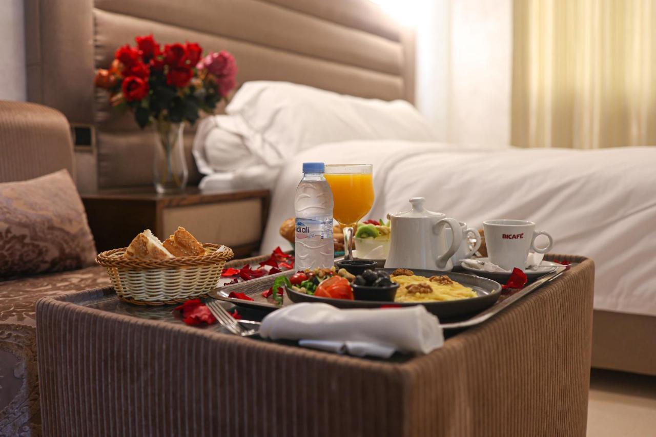 Hotel Des Lilas 우즈다 외부 사진