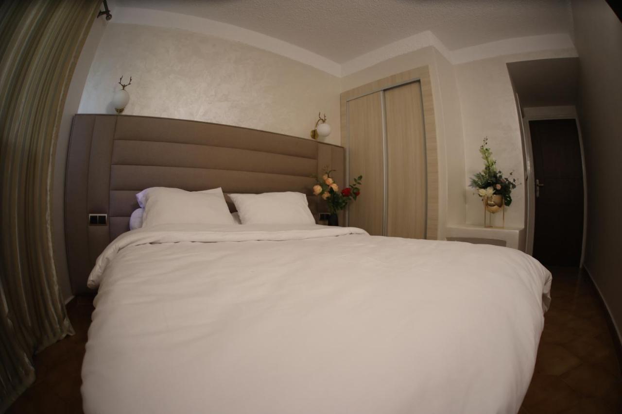 Hotel Des Lilas 우즈다 외부 사진