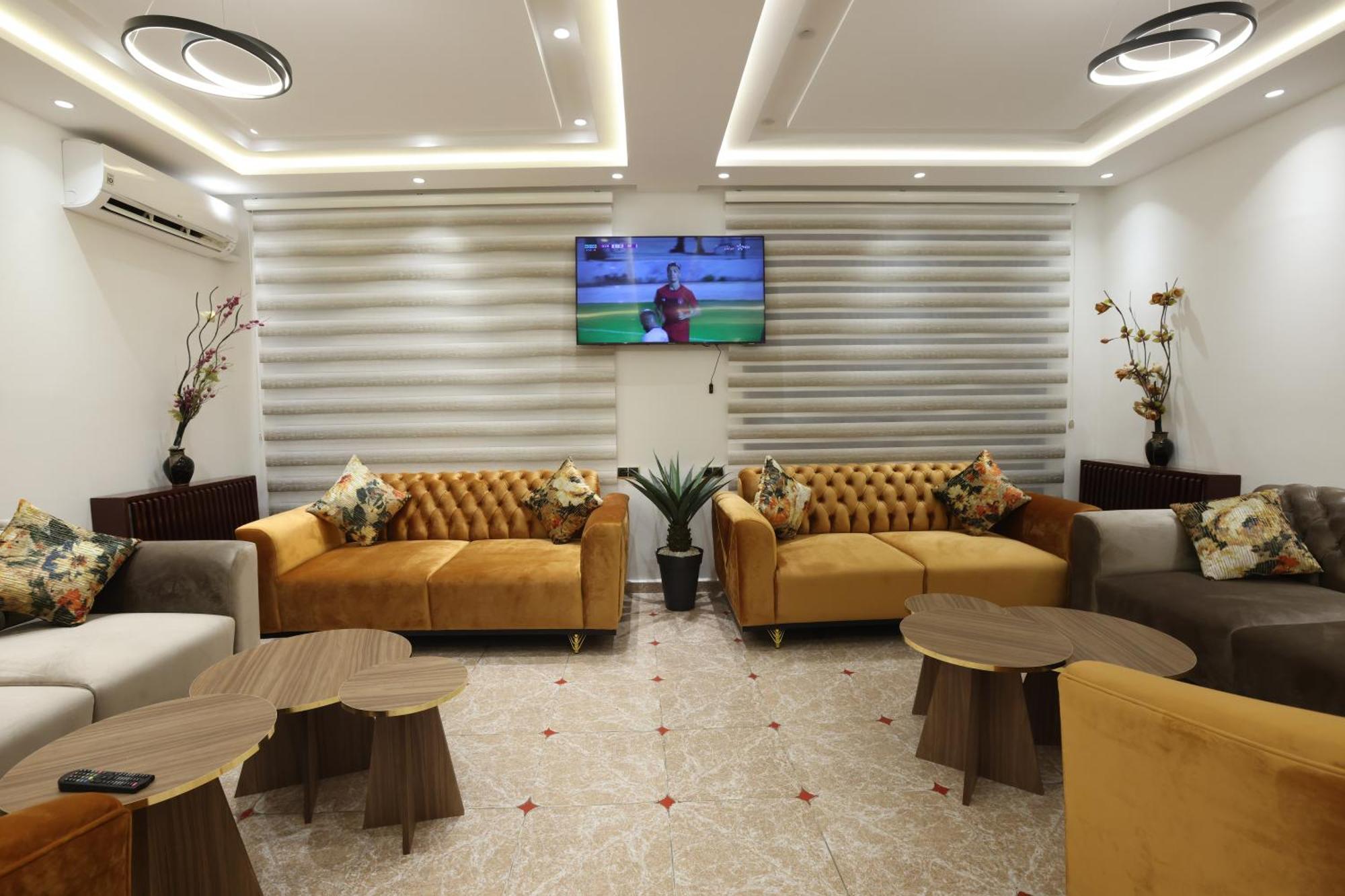 Hotel Des Lilas 우즈다 외부 사진