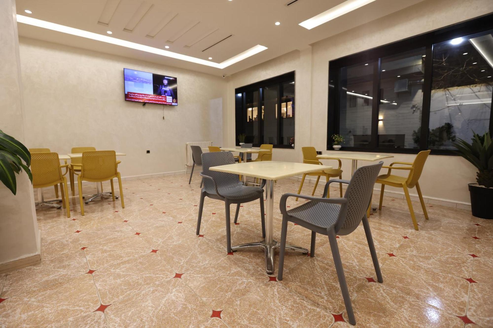 Hotel Des Lilas 우즈다 외부 사진